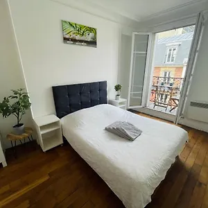 Tour Eiffel Volontaire Appartement Paris